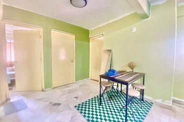 Melor Apartment @ Bukit Subang