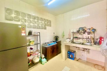 Melor Apartment @ Bukit Subang