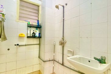 Melor Apartment @ Bukit Subang