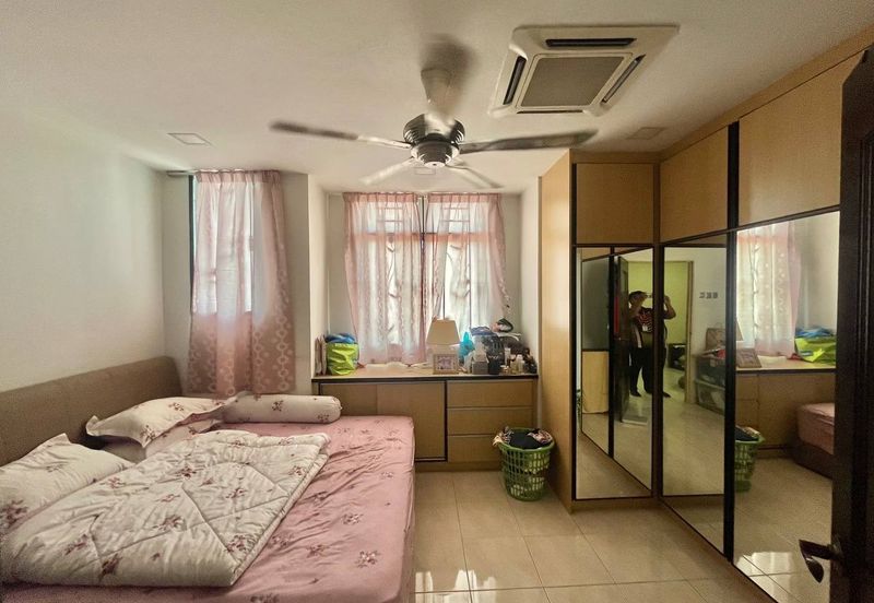 Seksyen 33, Shah Alam