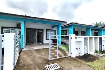 Pulau Indah ( Pulau Lumut )