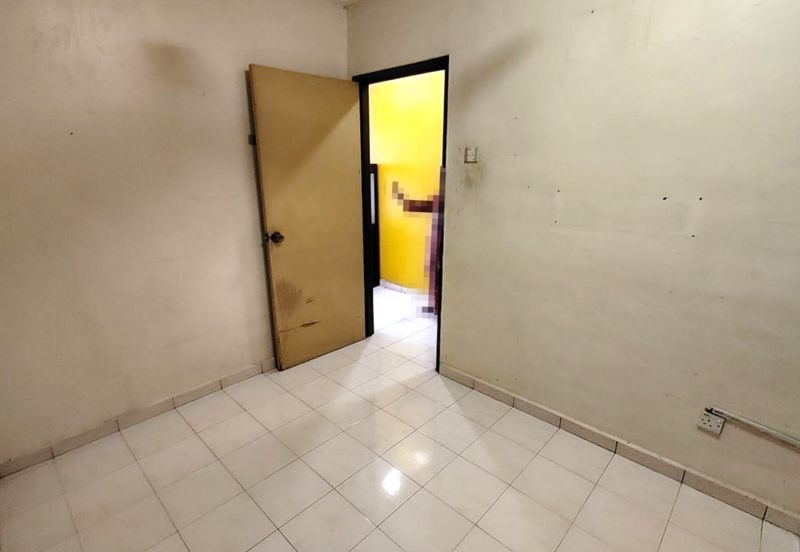 Vista Pinggiran, Taman Pinggiran Putra