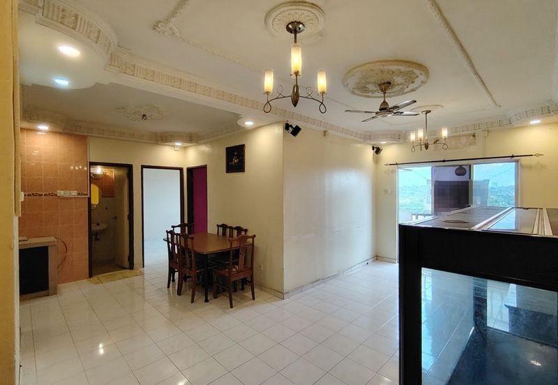 Vista Pinggiran, Taman Pinggiran Putra