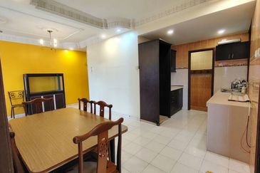 Vista Pinggiran, Taman Pinggiran Putra