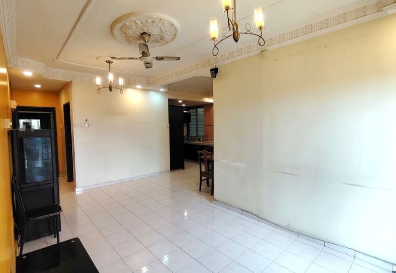 Vista Pinggiran, Taman Pinggiran Putra