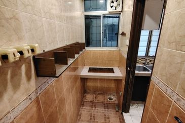 Vista Pinggiran, Taman Pinggiran Putra