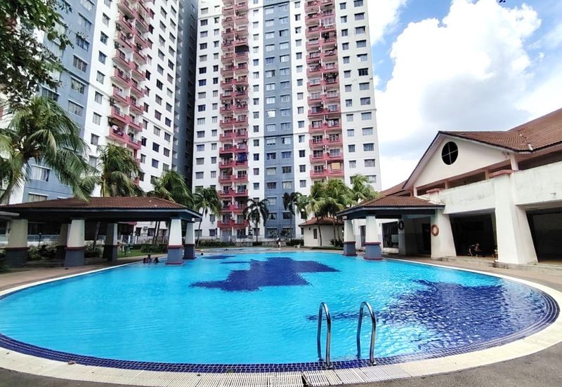 Vista Pinggiran, Taman Pinggiran Putra