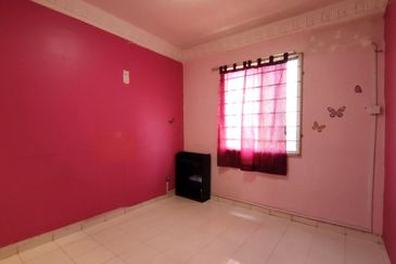 Vista Pinggiran, Taman Pinggiran Putra