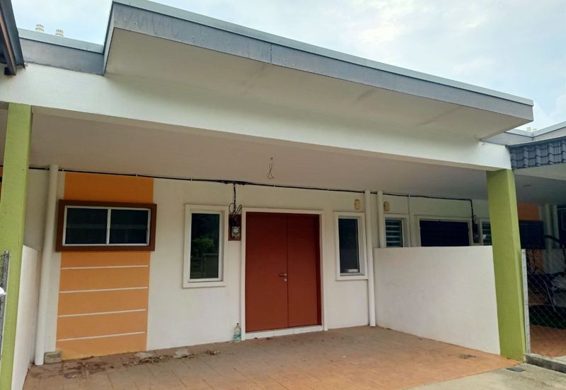 FACING PLAYGROUND | Single Storey Terrace Taman Seri Bahagia Teluk Intan