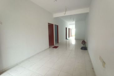 FACING PLAYGROUND | Single Storey Terrace Taman Seri Bahagia Teluk Intan