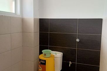 FACING PLAYGROUND | Single Storey Terrace Taman Seri Bahagia Teluk Intan