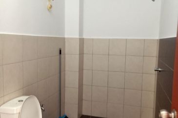 FACING PLAYGROUND | Single Storey Terrace Taman Seri Bahagia Teluk Intan