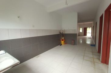 FACING PLAYGROUND | Single Storey Terrace Taman Seri Bahagia Teluk Intan