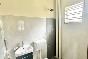 Pulau Indah ( Pulau Lumut )