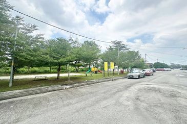 Pulau Indah ( Pulau Lumut )