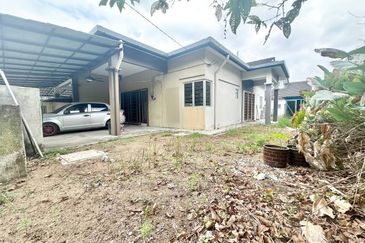 Pulau Indah ( Pulau Lumut )