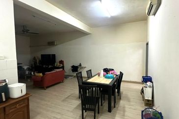 D'Anjung Teluk Pulai