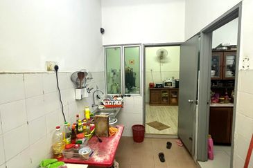 D'Anjung Teluk Pulai