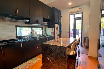 ATHIRA, Bandar Bukit Raja