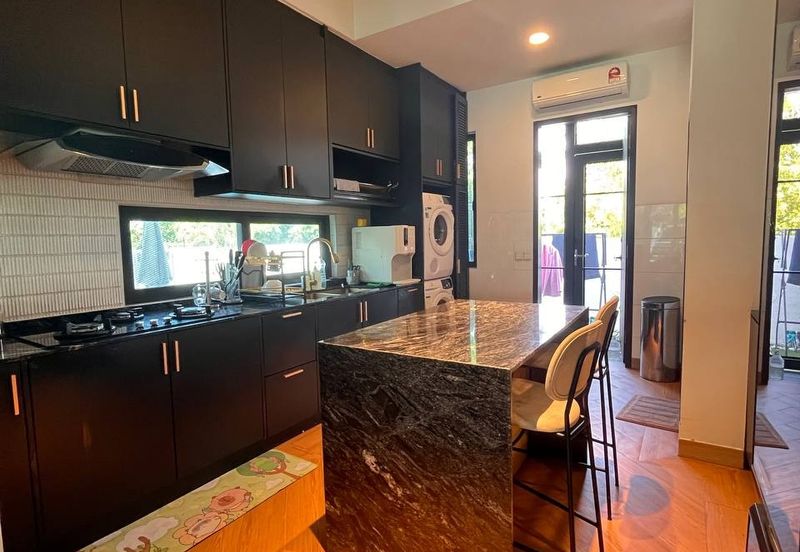 ATHIRA, Bandar Bukit Raja