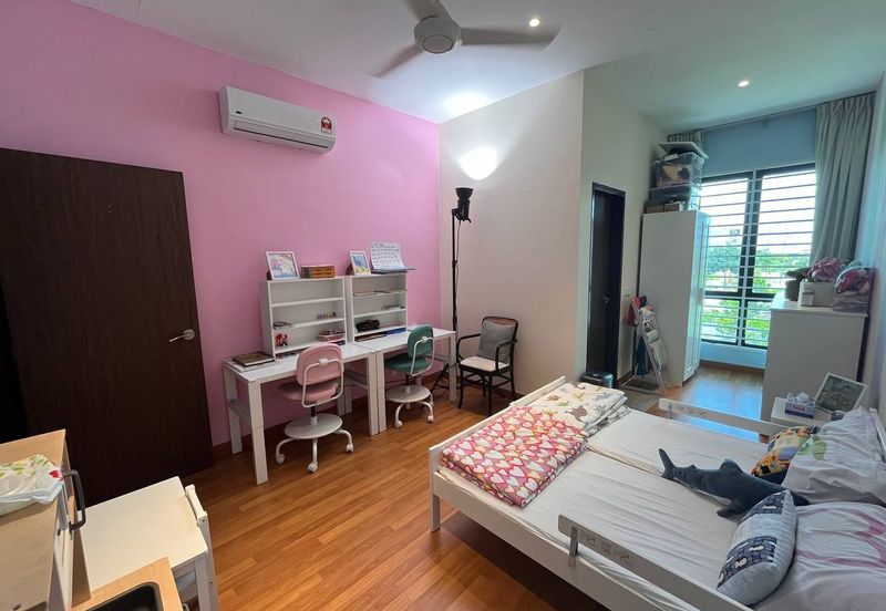 ATHIRA, Bandar Bukit Raja