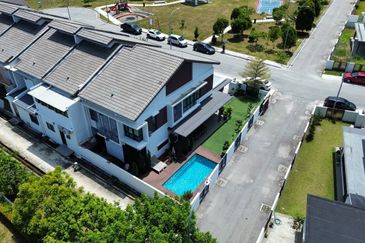 ATHIRA, Bandar Bukit Raja