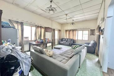 AU 1 (Datuk Keramat)