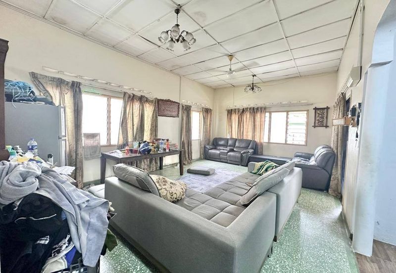 AU 1 (Datuk Keramat)