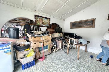 AU 1 (Datuk Keramat)