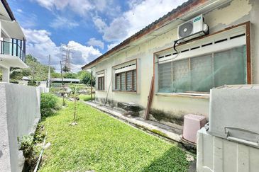 AU 1 (Datuk Keramat)