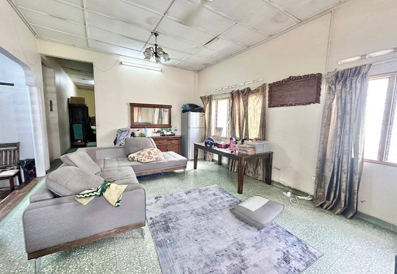 AU 1 (Datuk Keramat)