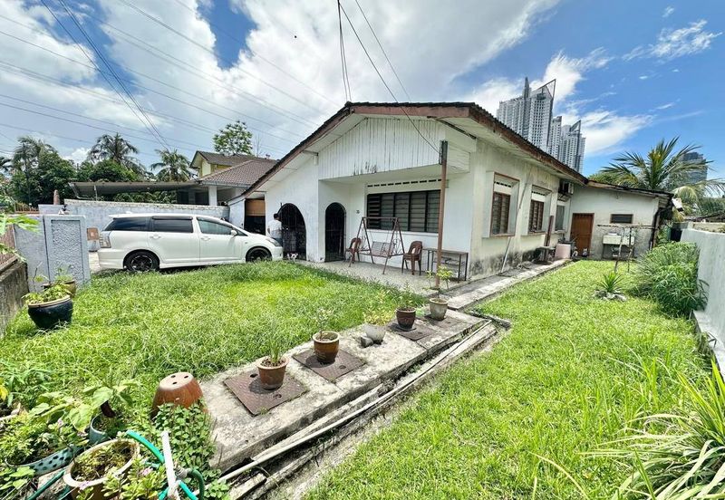 AU 1 (Datuk Keramat)