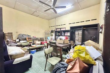 AU 1 (Datuk Keramat)