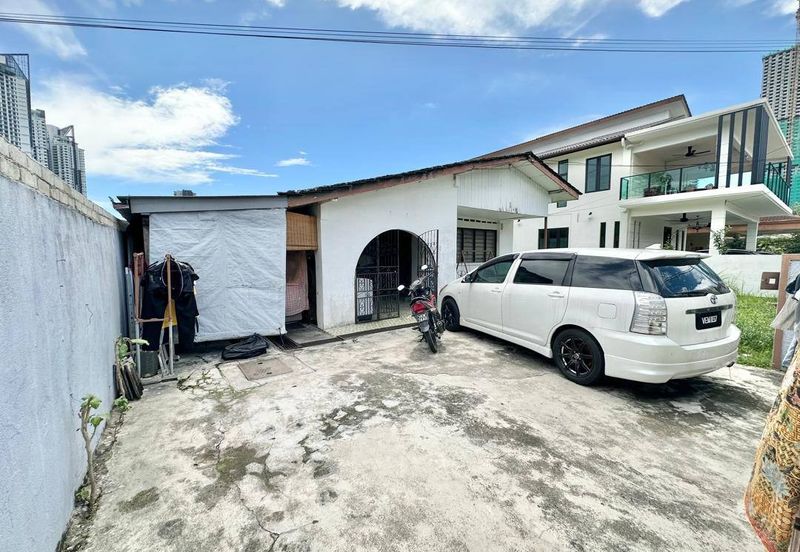 AU 1 (Datuk Keramat)