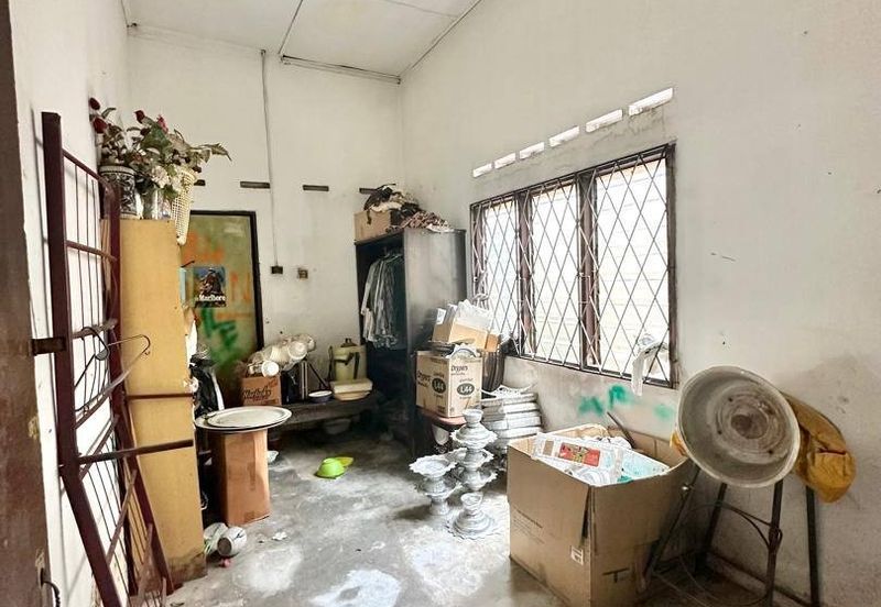 AU 1 (Datuk Keramat)