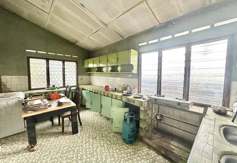 AU 1 (Datuk Keramat)