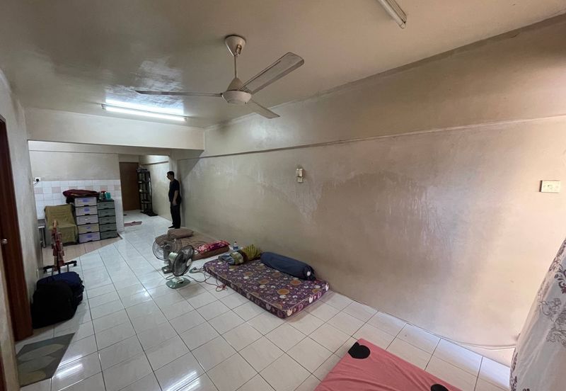 Pangsapuri Perdana, Seksyen 13