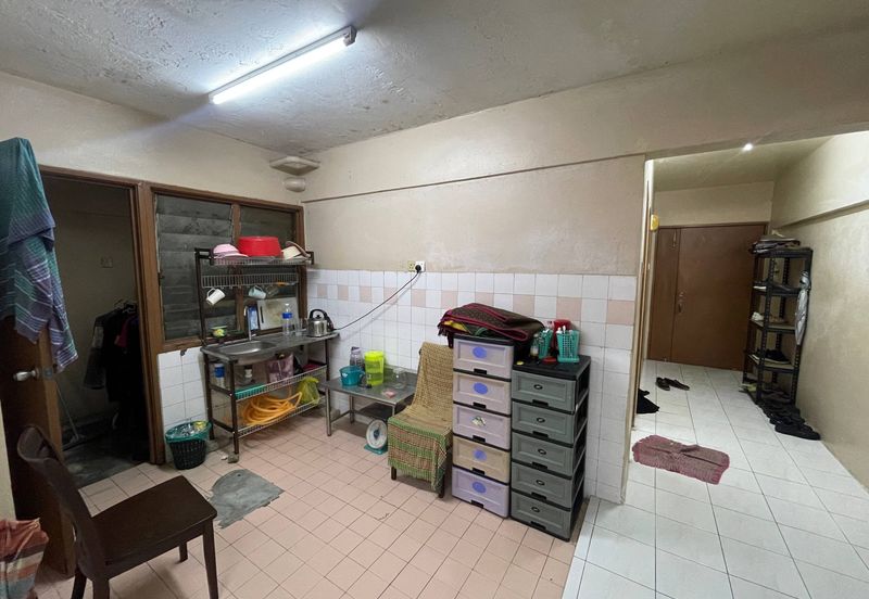 Pangsapuri Perdana, Seksyen 13