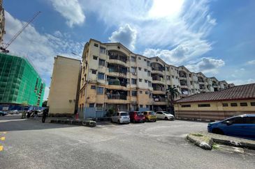 Pangsapuri Perdana, Seksyen 13