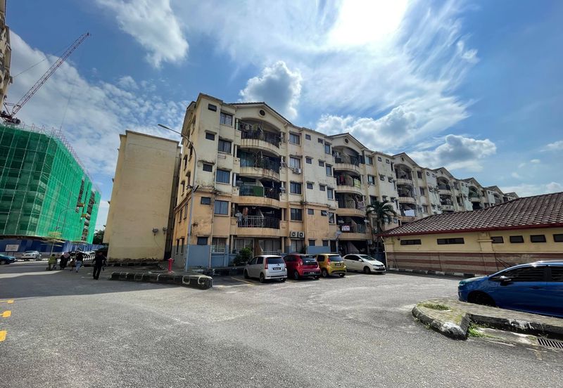 Pangsapuri Perdana, Seksyen 13