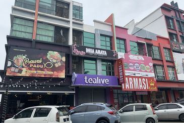 Alam Avenue 1