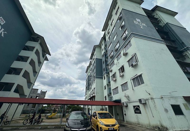 Pangsapuri Anggerik, Kampung Baru Hicom, Seksyen 26