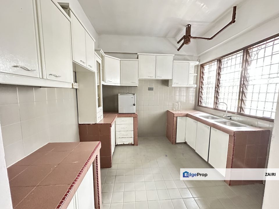 Sri Permata 3 Rooms, Corner Low Floor, Seksyen 9 Shah Alam, Selangor, Shah Alam