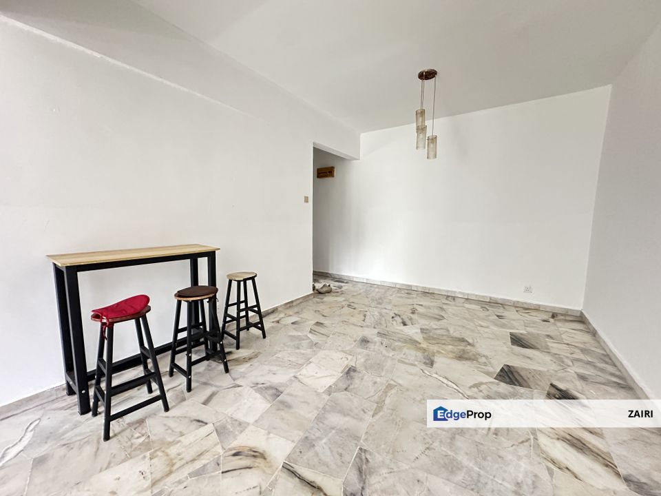 Sri Permata 3 Rooms, Corner Low Floor, Seksyen 9 Shah Alam, Selangor, Shah Alam