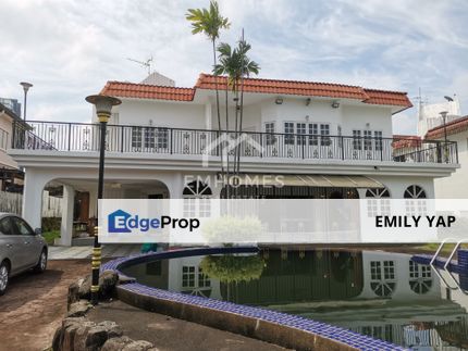 Spacious Freehold Bungalow with Large Plot, Swimming Pool and Established Neighborhood, Selangor, Damansara Jaya