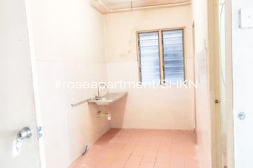 Rose Apartment, Taman Saujana Utama