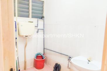 Rose Apartment, Taman Saujana Utama