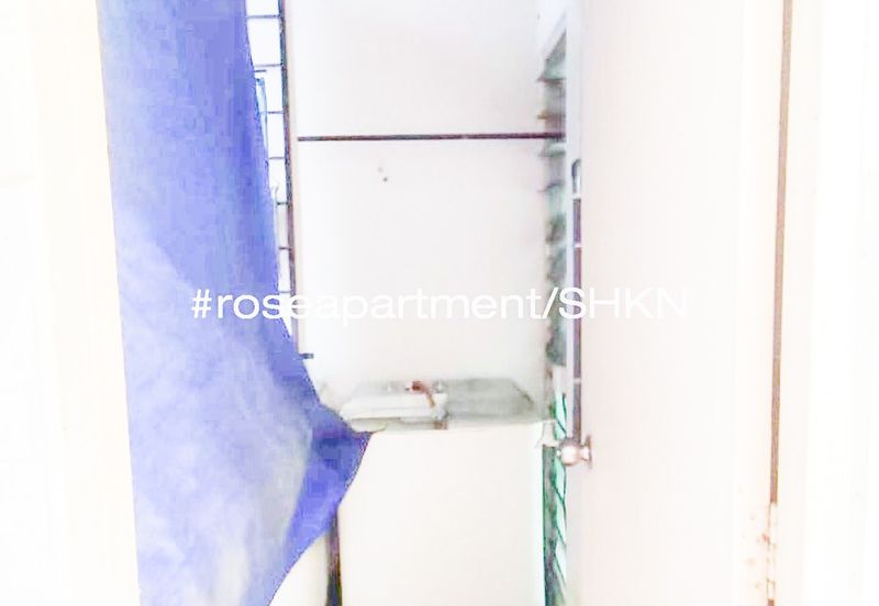 Rose Apartment, Taman Saujana Utama