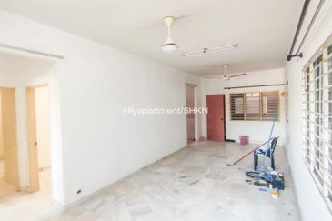 Lily Apartment, Taman Saujana Utama