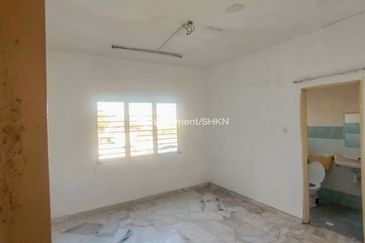 Lily Apartment, Taman Saujana Utama